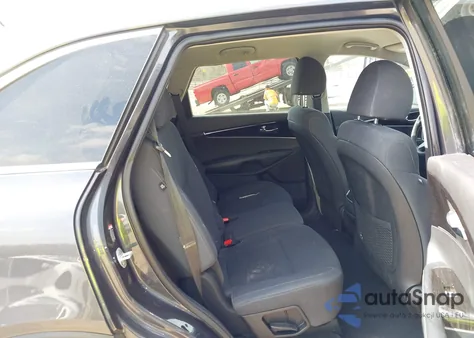 2019 Kia Sorento 2.4L Lx из США, поврежденный, VIN 5XYPG4A35KG523327